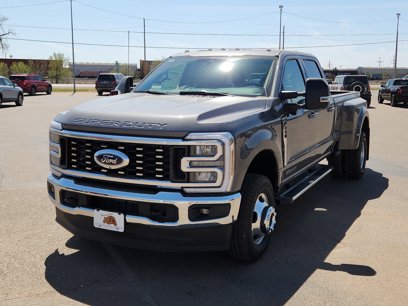 New 2025 Ford F350 4x4 Crew Cab DRW Super Duty