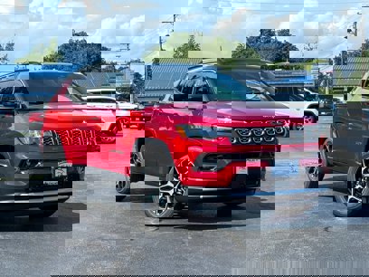 New 2025 Jeep Compass Limited w/ Sun and Sound Group