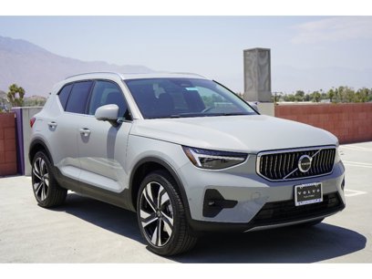 Used 2025 Volvo XC40 B5 Plus w/ Climate Package