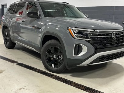New 2025 Volkswagen Atlas Peak Edition SE