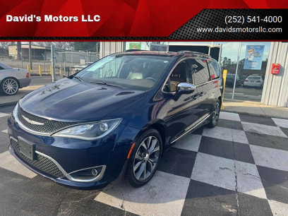 Used 2017 Chrysler Pacifica Limited w/ Tire & Wheel Group