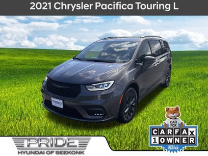 Used 2021 Chrysler Pacifica Touring-L w/ Uconnect Theater Family Group