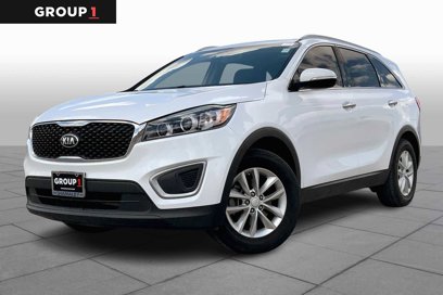 Used 2017 Kia Sorento LX w/ LX Convenience Package