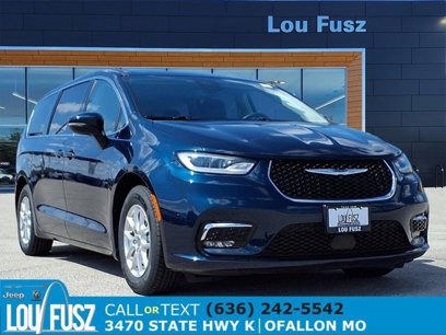 Used 2023 Chrysler Pacifica Touring-L