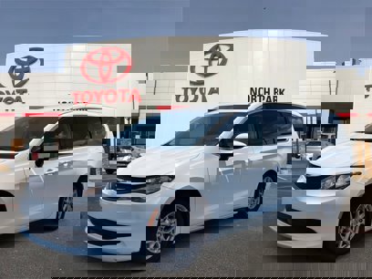 Used 2022 Chrysler Voyager LX