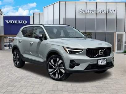 New 2024 Volvo XC40 B5 Plus w/ Protection Package Premier
