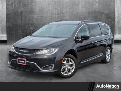 Used 2017 Chrysler Pacifica Touring-L w/ Tire & Wheel Group