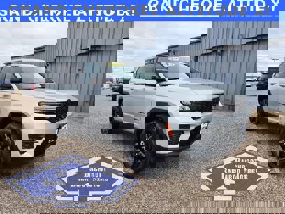 New 2025 Jeep Grand Cherokee Altitude
