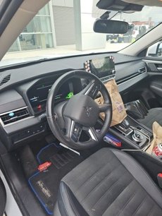 Used 2024 Mitsubishi Outlander 4WD Plug-In Hybrid