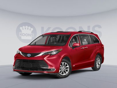 New 2025 Toyota Sienna XLE