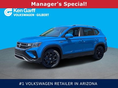 Used 2022 Volkswagen Taos SE w/ Panoramic Sunroof Package