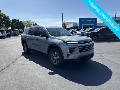 New 2025 Chevrolet Traverse LT w/ Driver Confidence Package