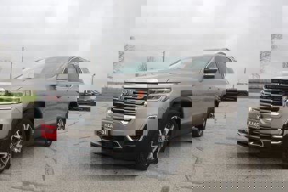 Used 2023 GMC Acadia SLE w/ Driver Convenience Package