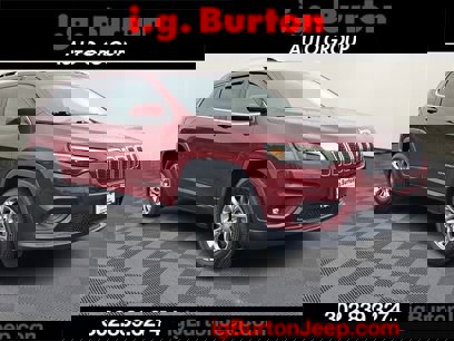 Certified 2019 Jeep Cherokee Latitude Plus w/ Comfort/Convenience Group