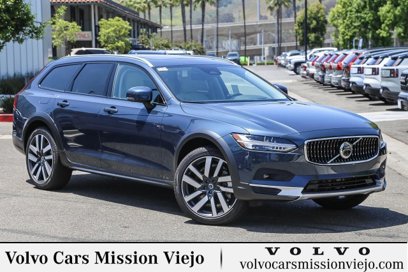New 2025 Volvo V90 B6 Cross Country Ultra w/ Protection Package Premier