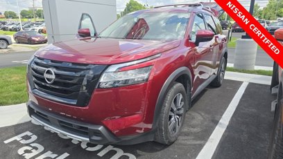 Certified 2024 Nissan Pathfinder SL w/ Black Appearance Package