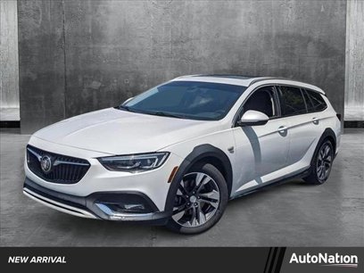Used 2018 Buick Regal Essence w/ Driver Confidence Package #1