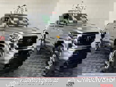 New 2025 Toyota Tacoma SR5