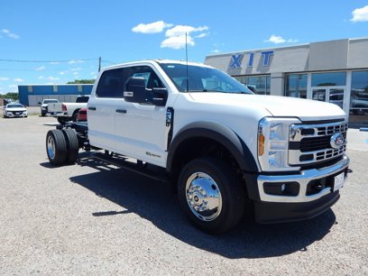 New 2025 Ford F550 4x4 Crew Cab Super Duty w/ XL Chrome Package