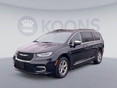 Used 2023 Chrysler Pacifica Limited