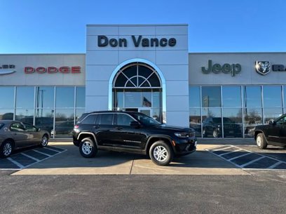 New 2025 Jeep Grand Cherokee Laredo w/ Luxury Tech Group I