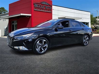 Used 2022 Hyundai Elantra SEL w/ Convenience + Premium Package