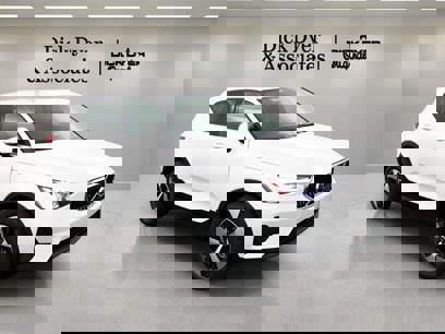 New 2025 Volvo XC40 B5 Core w/ Protection Package Premier