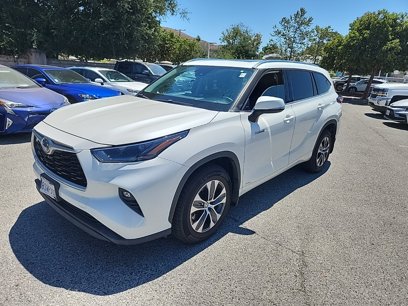 Used 2021 Toyota Highlander XLE