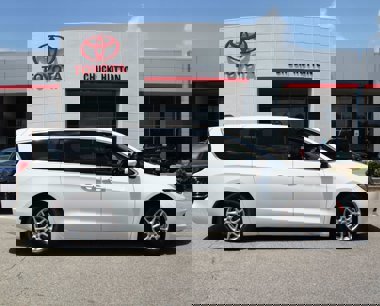 Used 2022 Chrysler Voyager LX