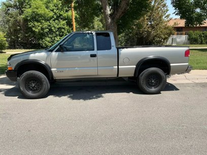 Used 2000 Chevrolet S10 Pickup 4x4 Extended Cab w/ Preferred Equipment Group