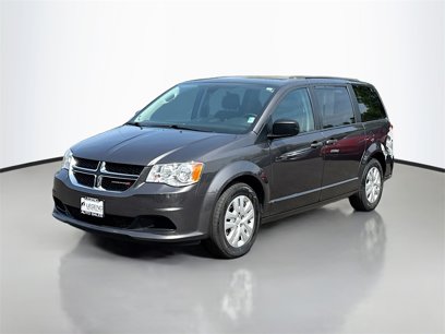 Used 2019 Dodge Grand Caravan SE w/ UConnect Hands-Free Group