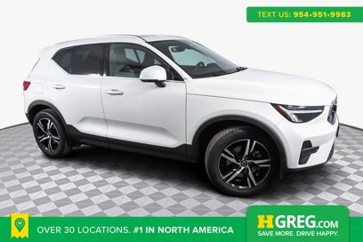 Used 2025 Volvo XC40 B5 Core