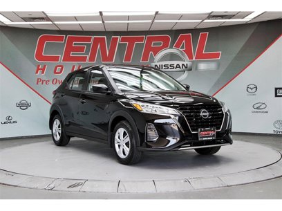 New 2025 Nissan Kicks Play S