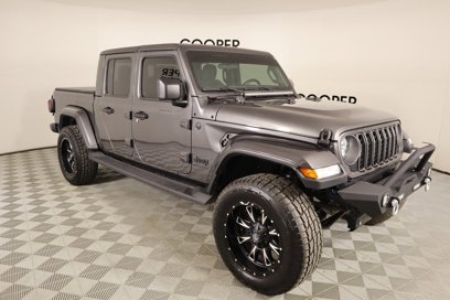 Used 2024 Jeep Gladiator Sport