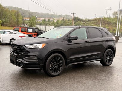 Used 2024 Ford Edge SE w/ Black Appearance Package