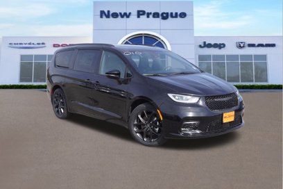 New 2025 Chrysler Pacifica Limited w/ Trailer Tow Group