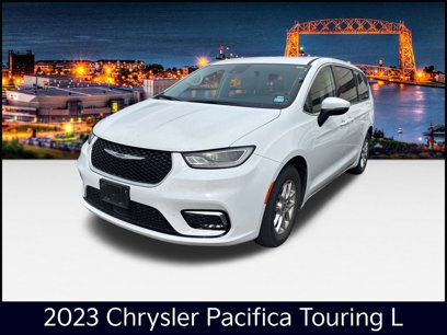 Used 2023 Chrysler Pacifica Touring-L
