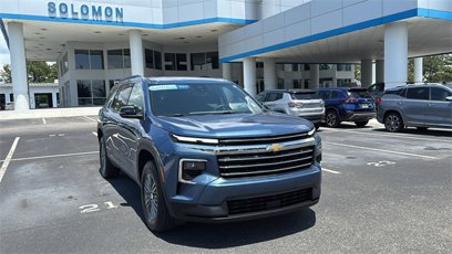 Certified 2025 Chevrolet Traverse LT