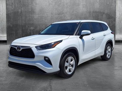 Used 2023 Toyota Highlander LE