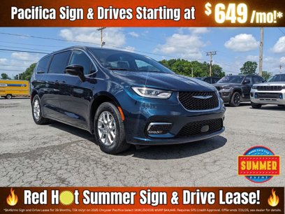 New 2025 Chrysler Pacifica Select