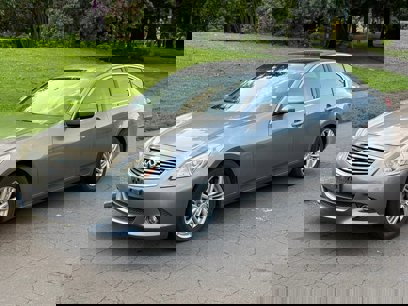 Used 2010 INFINITI G37 Journey