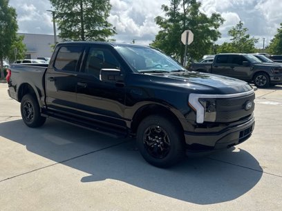 New 2025 Ford F150 Lightning XLT w/ Max Trailer Tow Package