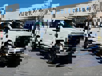New 2025 Ford F350 Lariat w/ Black Appearance Package