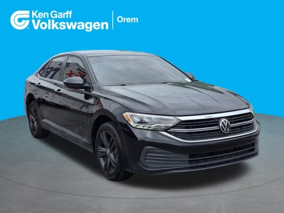 Used 2023 Volkswagen Jetta SE w/ Panoramic Sunroof Package