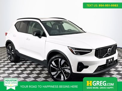 Used 2025 Volvo XC40 B5 Plus