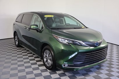 Used 2021 Toyota Sienna XLE