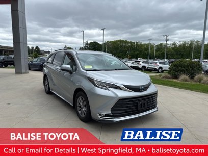 Used 2022 Toyota Sienna XLE
