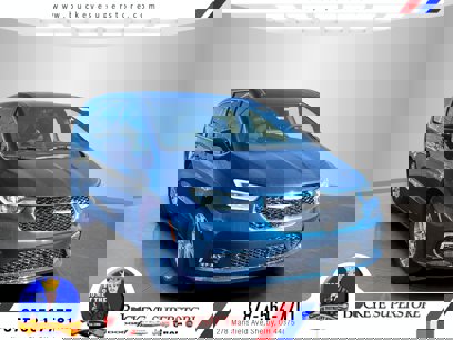 New 2025 Chrysler Pacifica Select