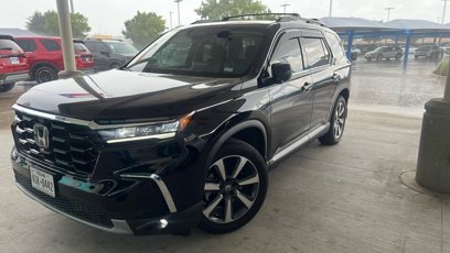 Used 2025 Honda Pilot Elite