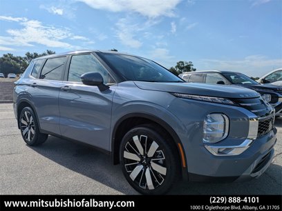 New 2025 Mitsubishi Outlander SE